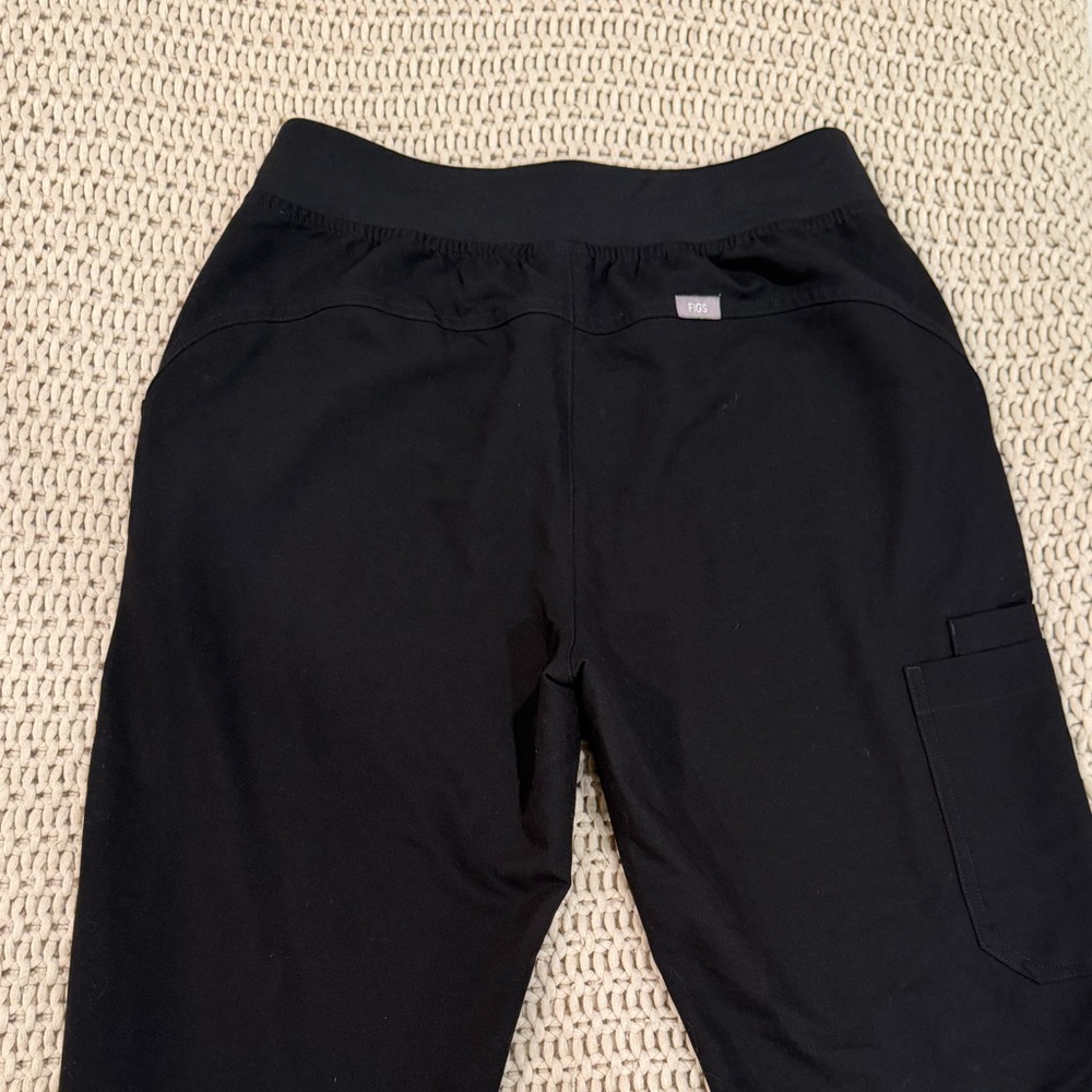 FIGS straight leg scrub pant